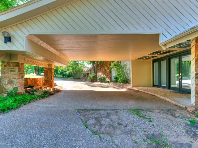 Photo 6 — 913 Oak Tree Drive, Edmond, OK 73025