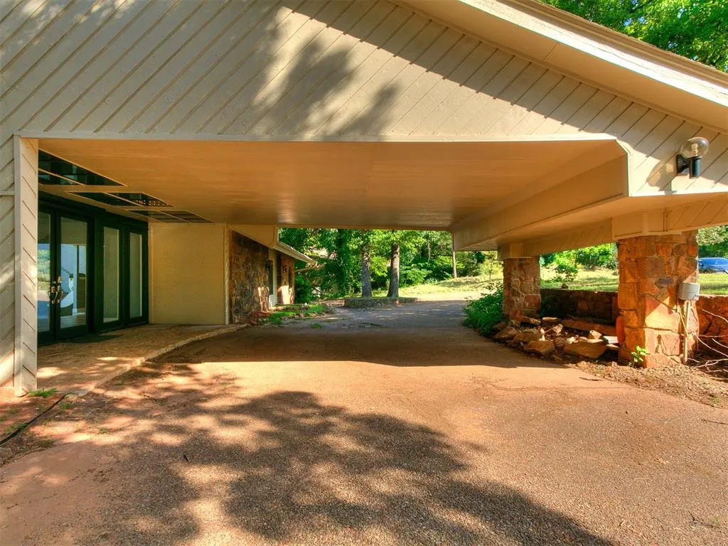 Photo 7 — 913 Oak Tree Drive, Edmond, OK 73025