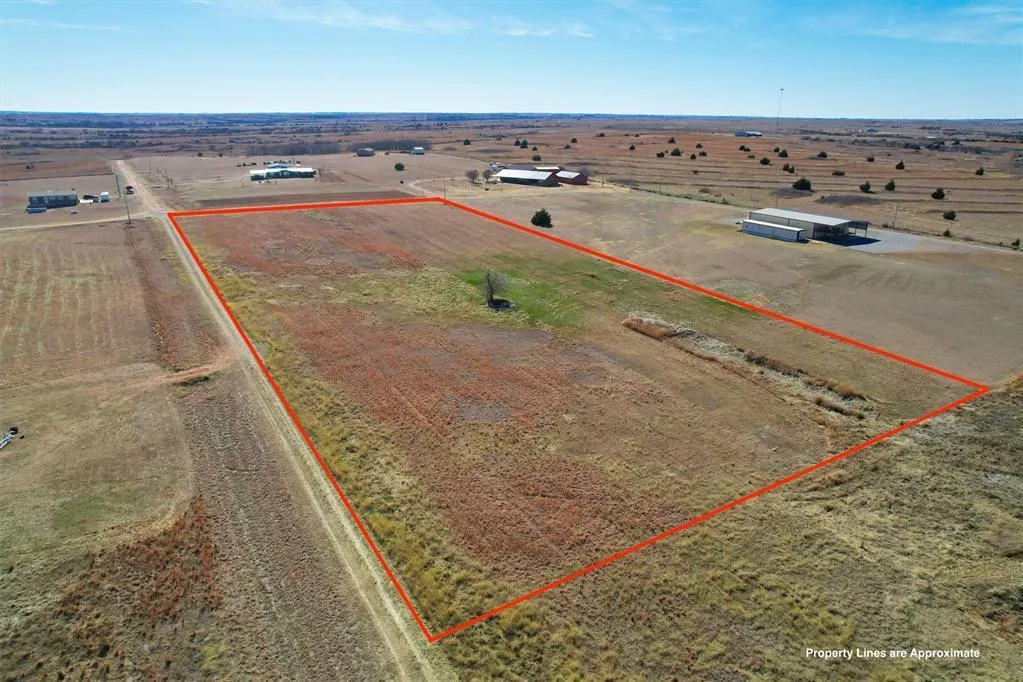 Front exterior — 17 N Rural Road, Butler, OK 73625