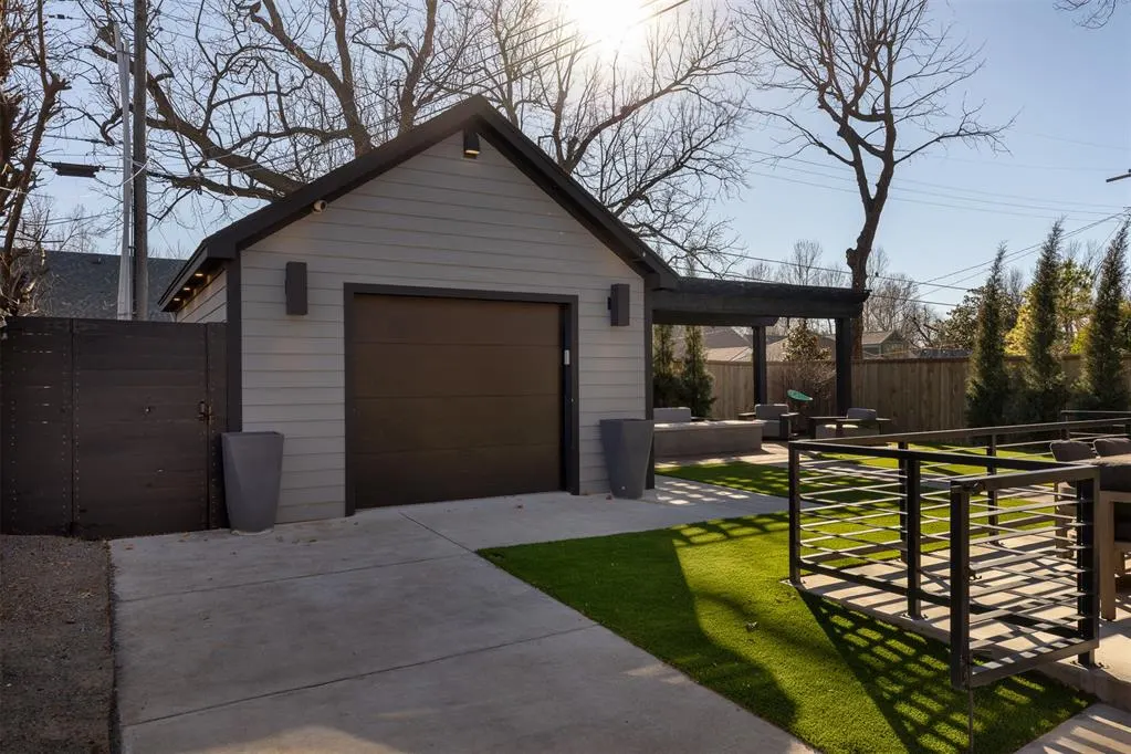 Photo 44 — 216 NW 33rd Street, Oklahoma City, OK 73118