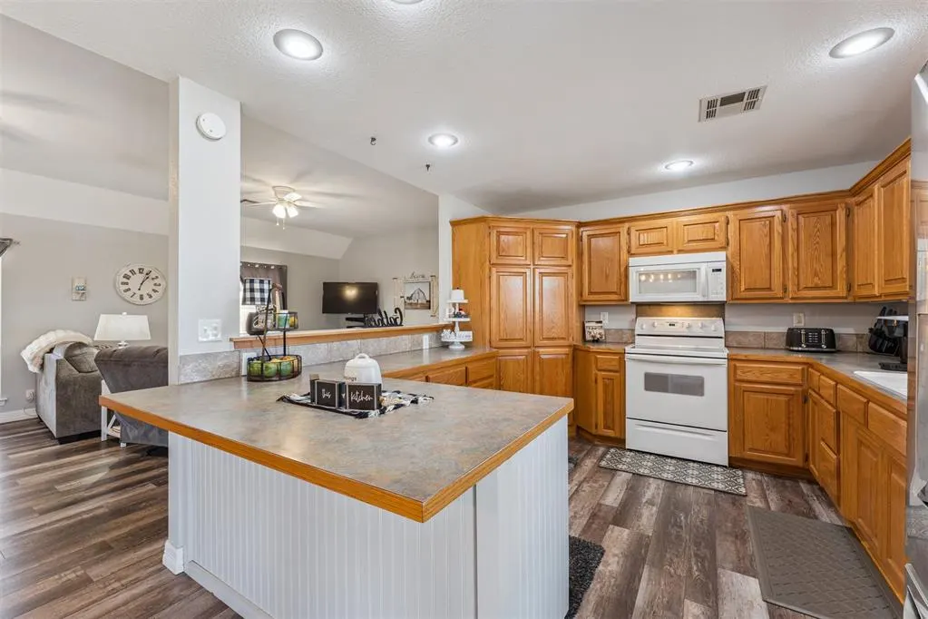 Photo 10 — 343753 Jeanne Creek Road, Meeker, OK 74855