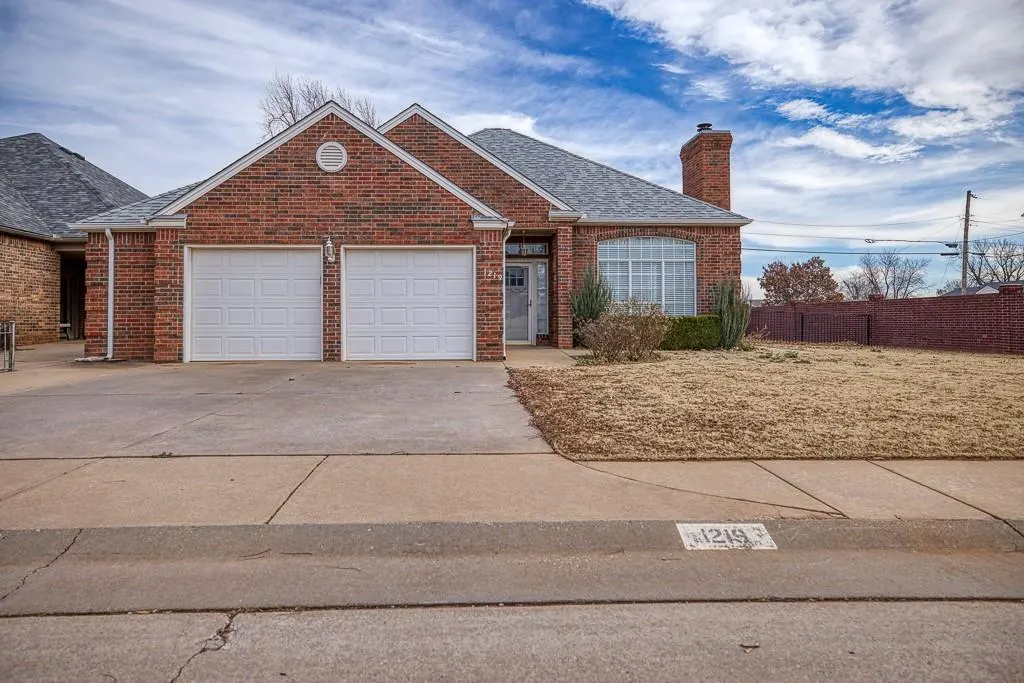 Front exterior — 1219 Regency Court, Kingfisher, OK 73750