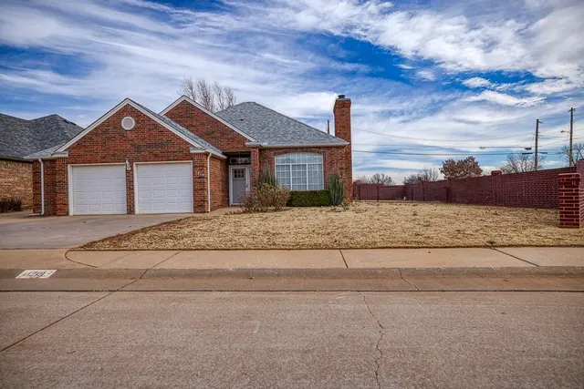 Photo 3 — 1219 Regency Court, Kingfisher, OK 73750
