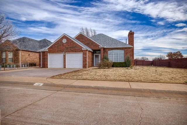 Photo 4 — 1219 Regency Court, Kingfisher, OK 73750