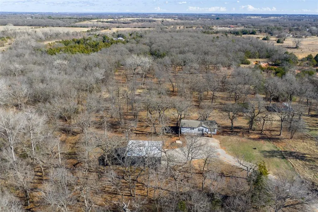 Photo 2 — 19573 W Juanita Lane, Tecumseh, OK 74873