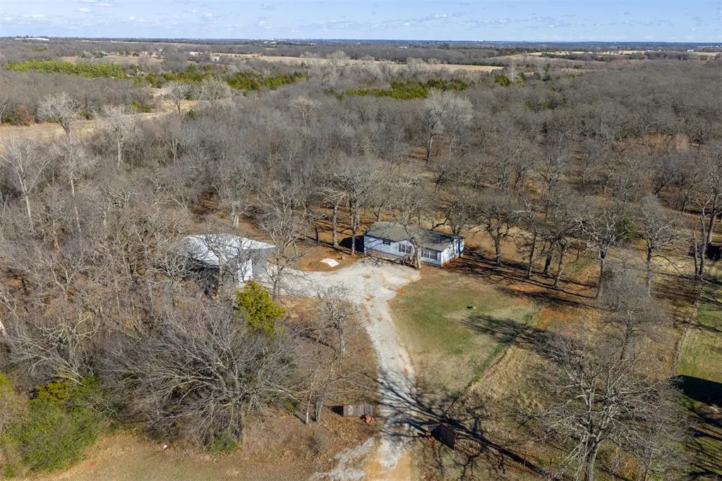Photo 3 — 19573 W Juanita Lane, Tecumseh, OK 74873