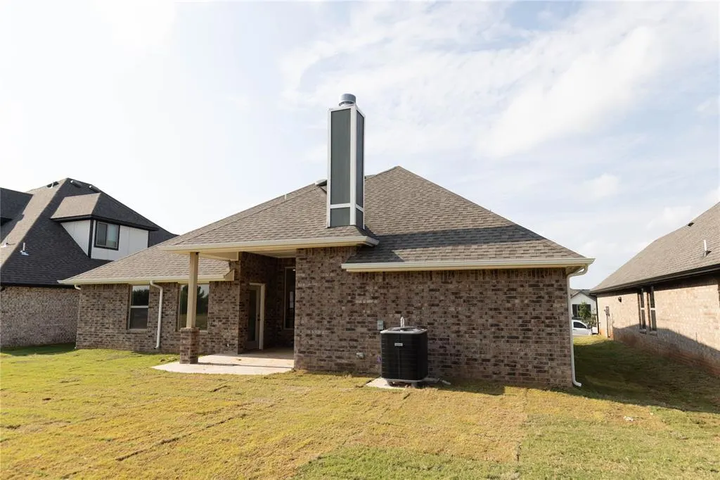 Photo 26 — 9209 NW 86th Street, Yukon, OK 73099