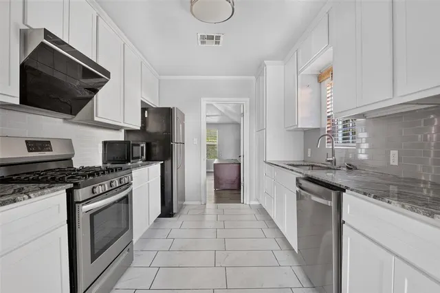 Photo 8 — 2312 Cashion Place, Oklahoma City, OK 73112