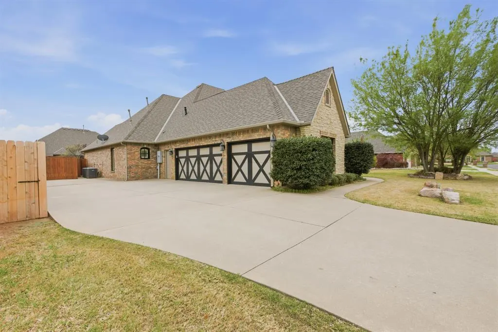 Photo 3 — 2808 SW 138th Street, Oklahoma City, OK 73170