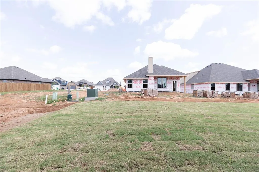 Photo 25 — 9213 NW 86th Street, Yukon, OK 73099