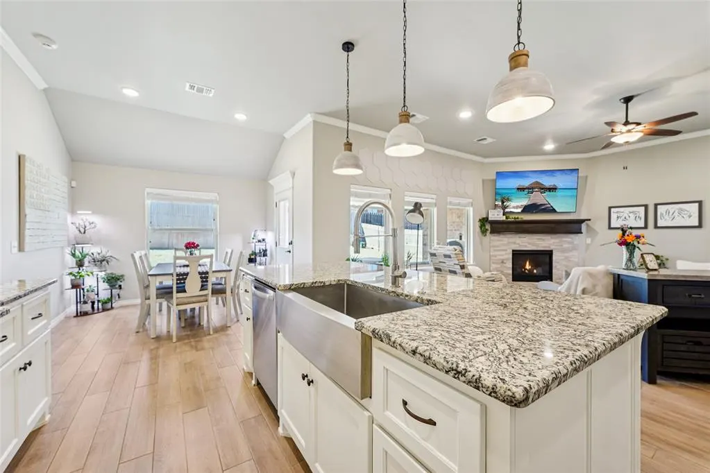 Photo 10 — 1405 N Storybrook Terrace, Mustang, OK 73064