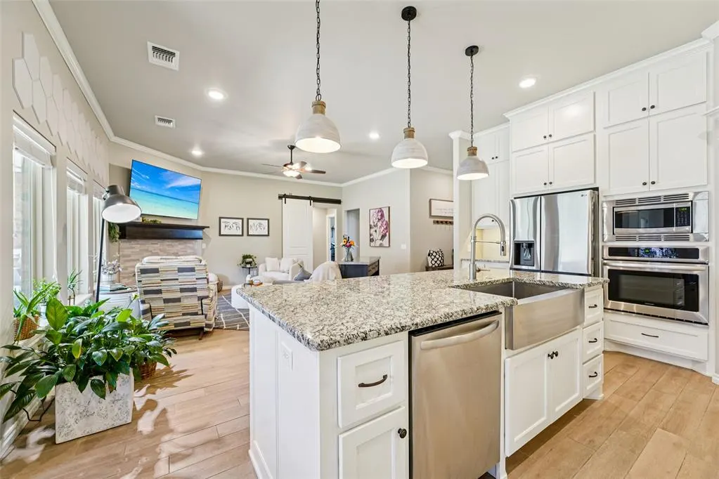 Photo 11 — 1405 N Storybrook Terrace, Mustang, OK 73064