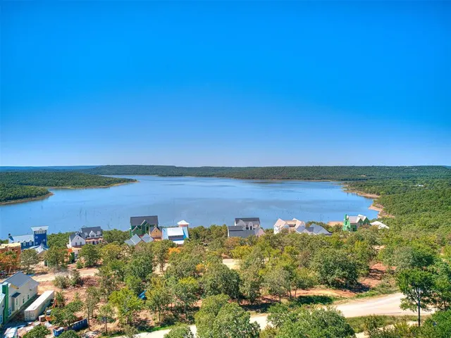 Photo 2 — 131 Lower Greenway, Carlton Landing, OK 74432