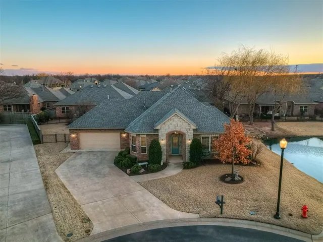 Photo 6 — 13028 Jasmine Lane, Oklahoma City, OK 73142
