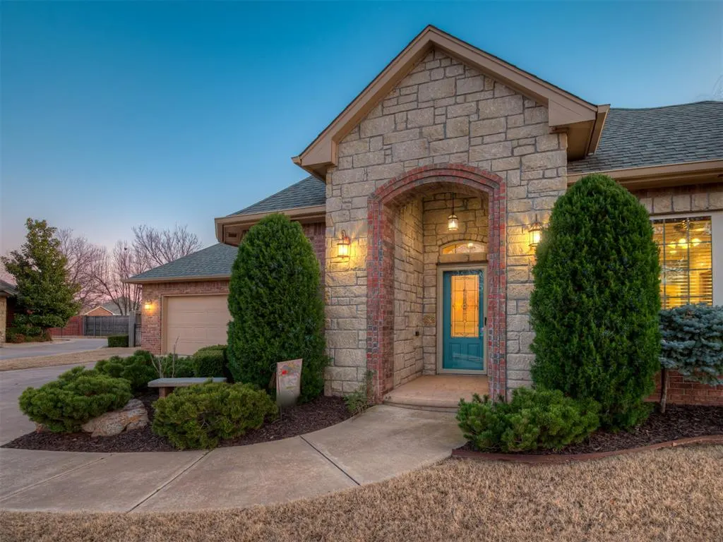 Photo 7 — 13028 Jasmine Lane, Oklahoma City, OK 73142