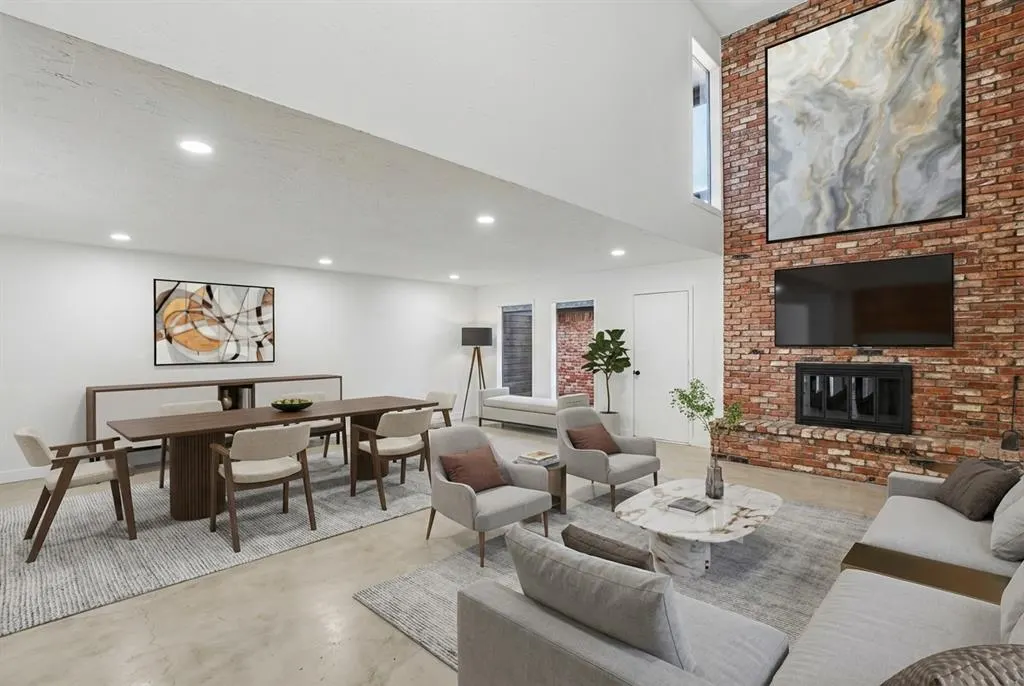Photo 2 — 7919 Lakehurst Drive, Oklahoma City, OK 73120