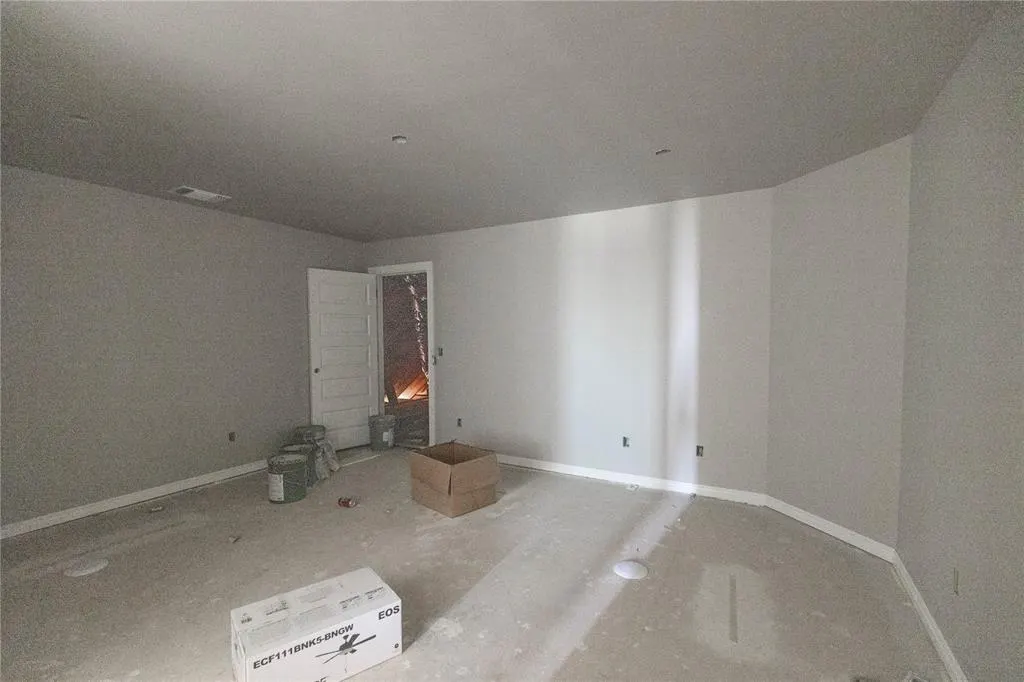 Photo 16 — 9217 NW 86th Street, Yukon, OK 73099