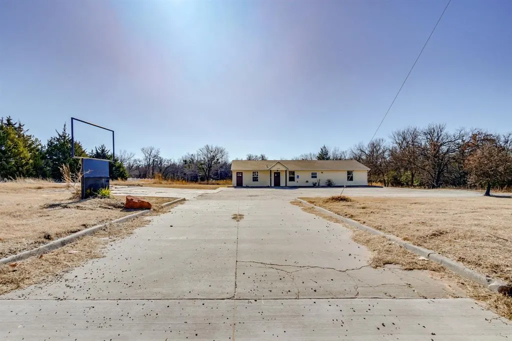 Photo 2 — 16758 NE 23rd Street, Choctaw, OK 73020