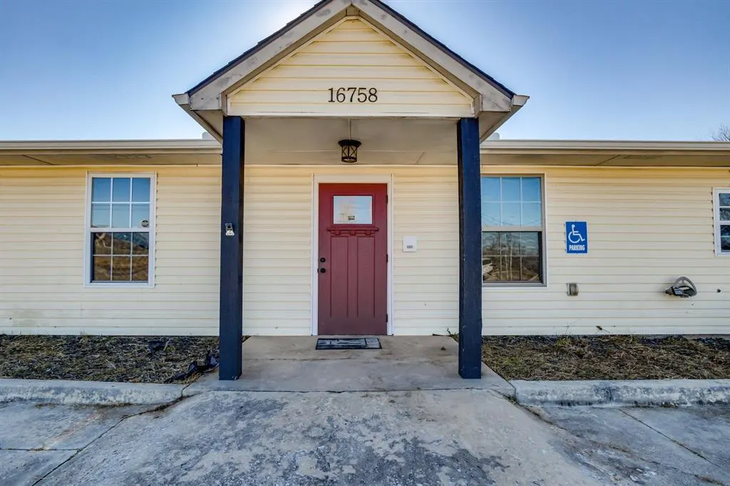 Photo 3 — 16758 NE 23rd Street, Choctaw, OK 73020