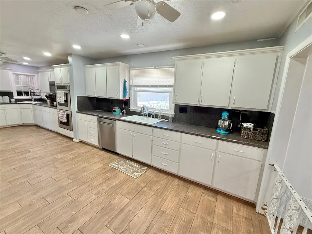 Photo 6 — 1504 N Hudson Street, Altus, OK 73521