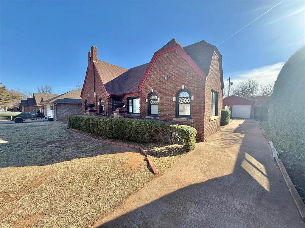 Front exterior — 804 E Cypress Street, Altus, OK 73521