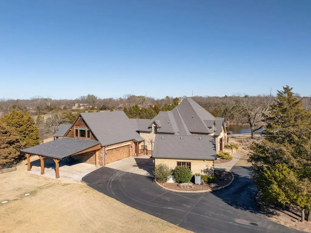Photo 3 — 2205 Copper Creek Lane, Shawnee, OK 74804