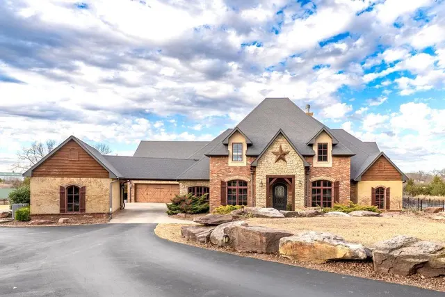 Front exterior — 2205 Copper Creek Lane, Shawnee, OK 74804