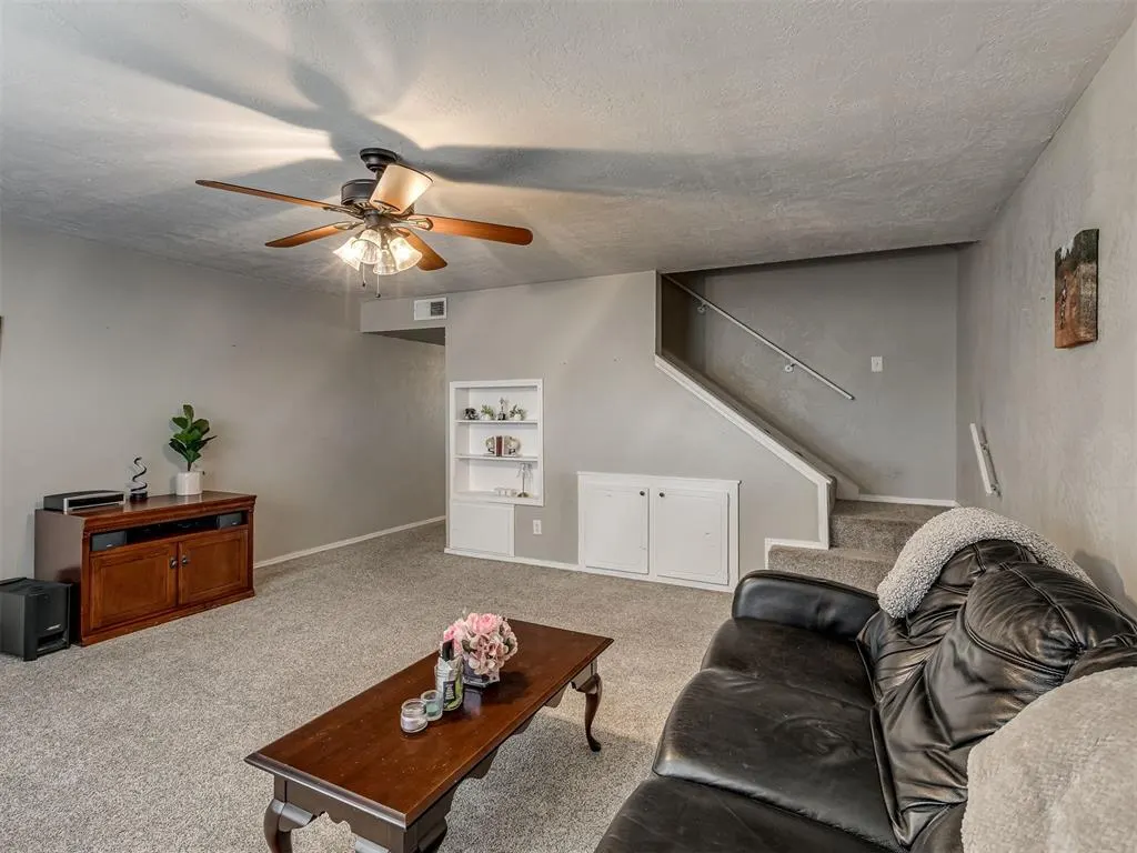 Photo 2 — 6742 N Meridian Avenue, Oklahoma City, OK 73116