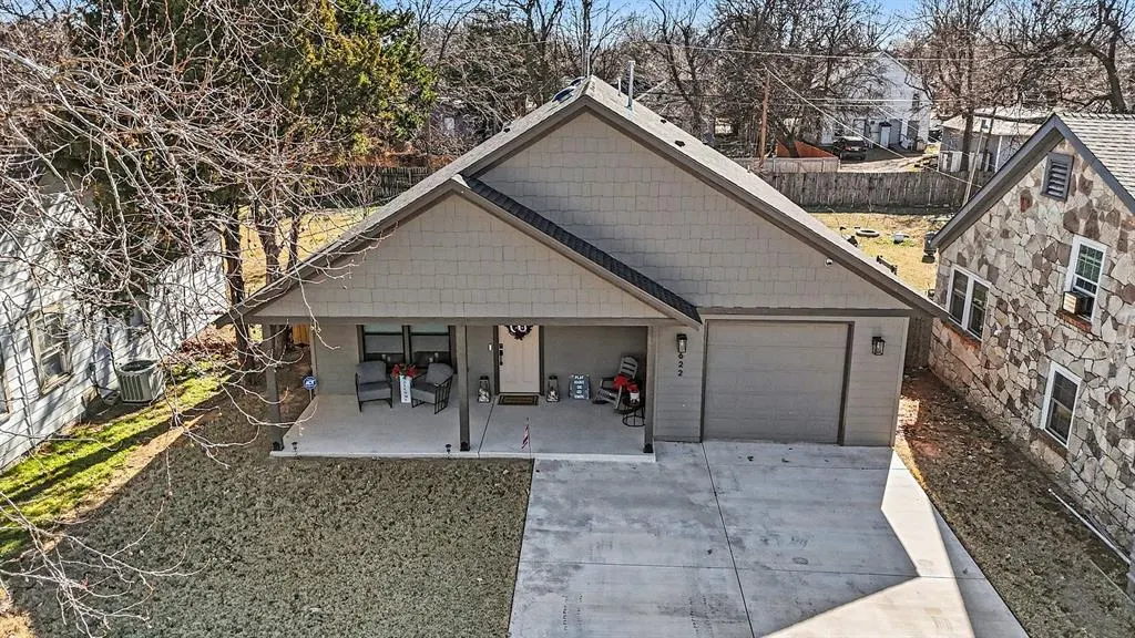 Photo 4 — 622 E Gray Street, Norman, OK 73071