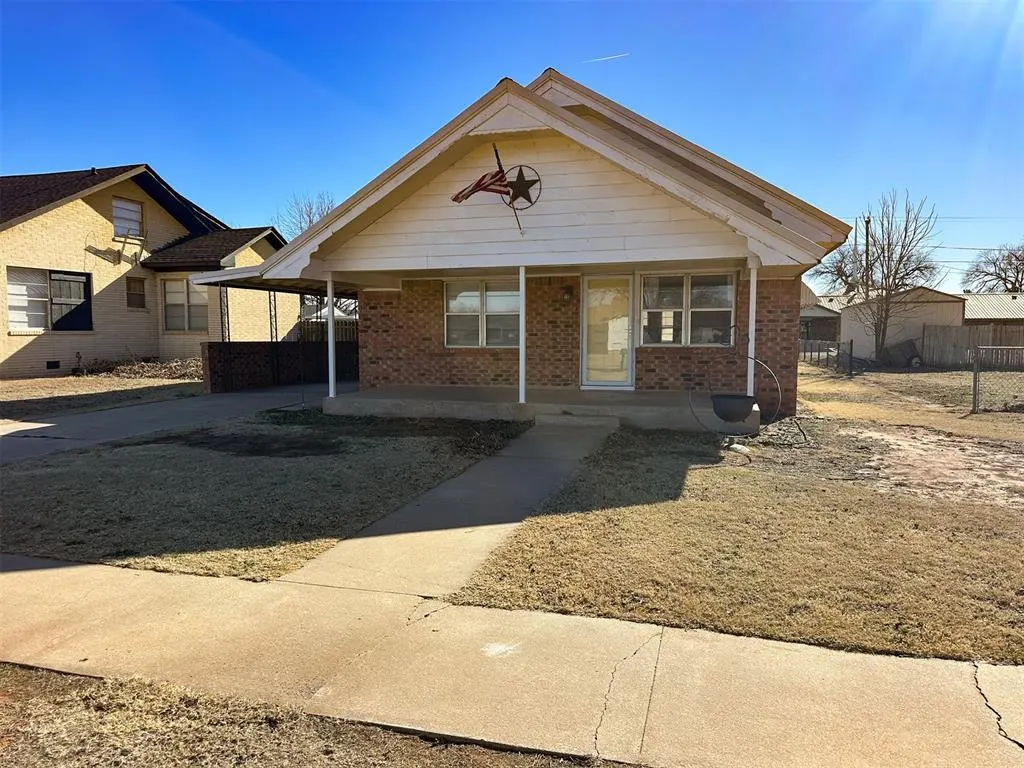 Front exterior — 319 W Main Street, Fort Cobb, OK 73038