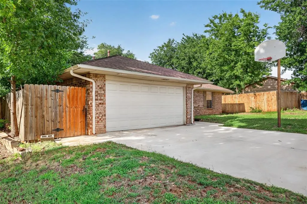 Photo 41 — 1015 Crown Drive, Edmond, OK 73034
