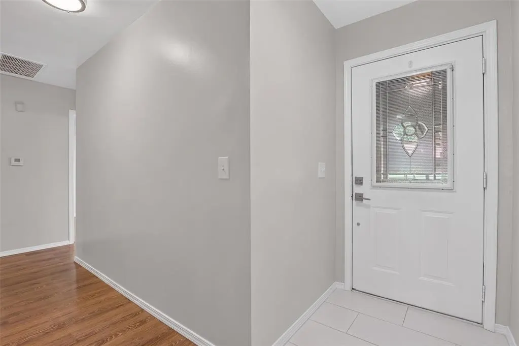 Photo 3 — 1015 Crown Drive, Edmond, OK 73034