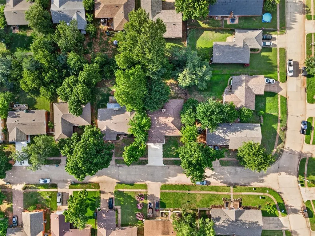 Photo 35 — 1015 Crown Drive, Edmond, OK 73034