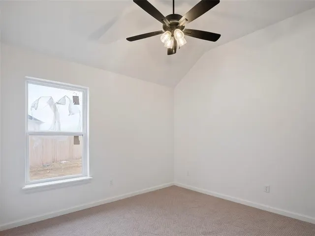 Photo 7 — 7921 NW 163rd Street, Oklahoma City, OK 73013