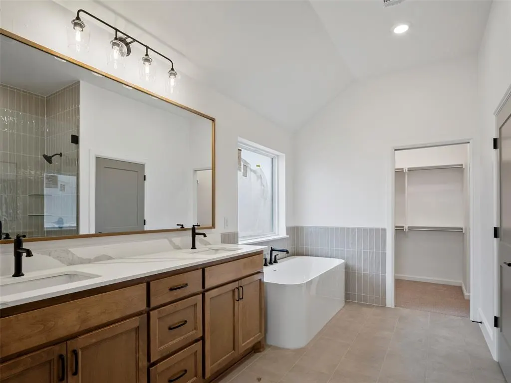 Photo 23 — 7921 NW 163rd Street, Oklahoma City, OK 73013