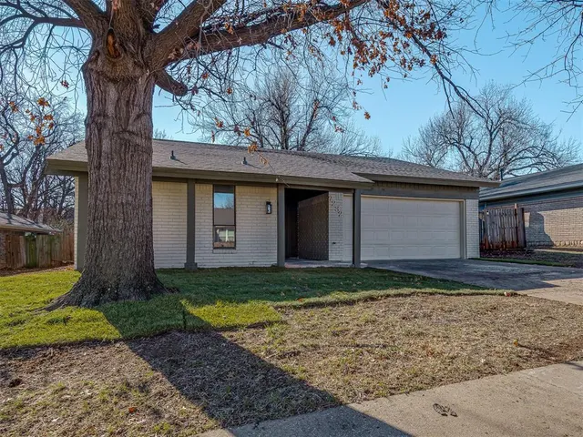 Photo 2 — 2232 NW 113th Street, Oklahoma City, OK 73120