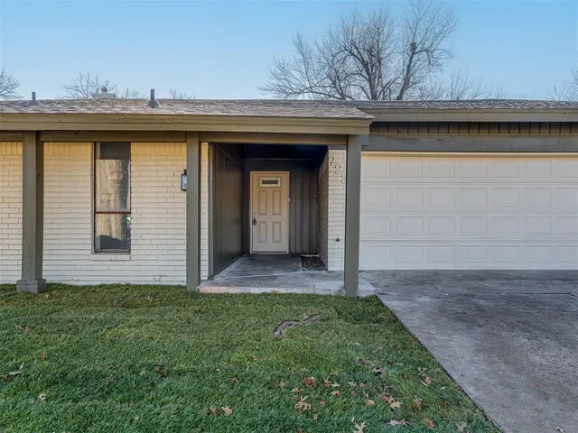 Photo 3 — 2232 NW 113th Street, Oklahoma City, OK 73120
