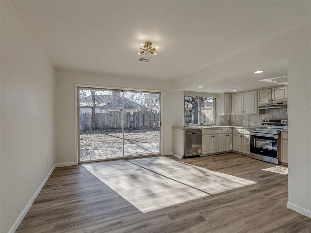 Photo 11 — 2232 NW 113th Street, Oklahoma City, OK 73120