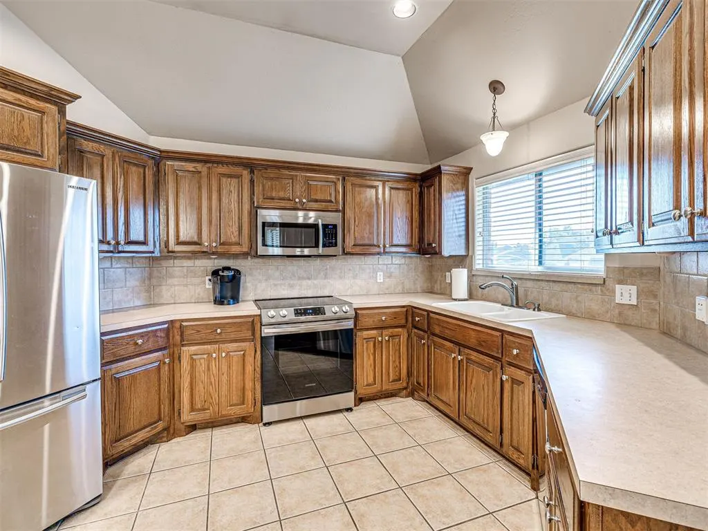Photo 10 — 1602 Cedar Bend Court, Shawnee, OK 74804
