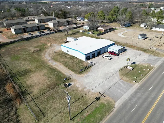 Photo 5 — 408 S Dawson Street, Meeker, OK 74855