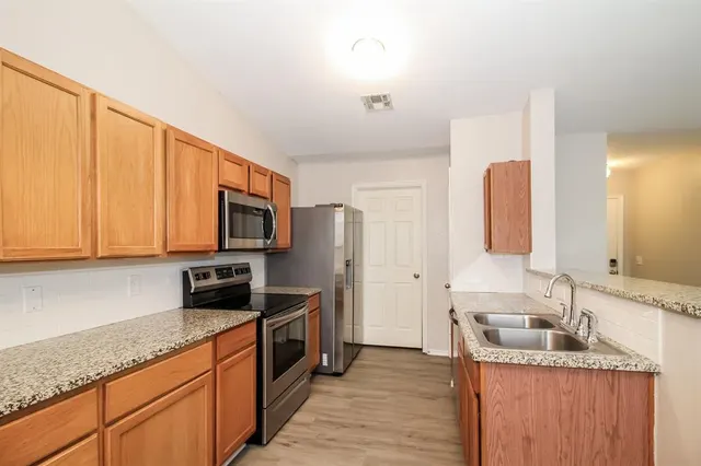 Photo 5 — 2624 Briar Patch Way, Norman, OK 73071