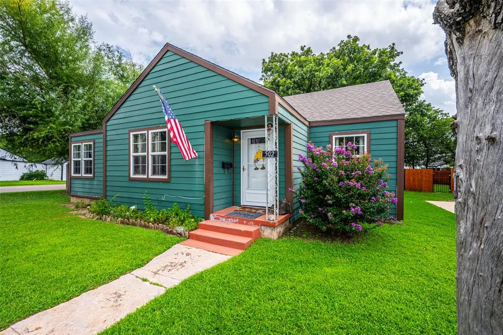 Photo 2 — 502 Kansas Street, Norman, OK 73069