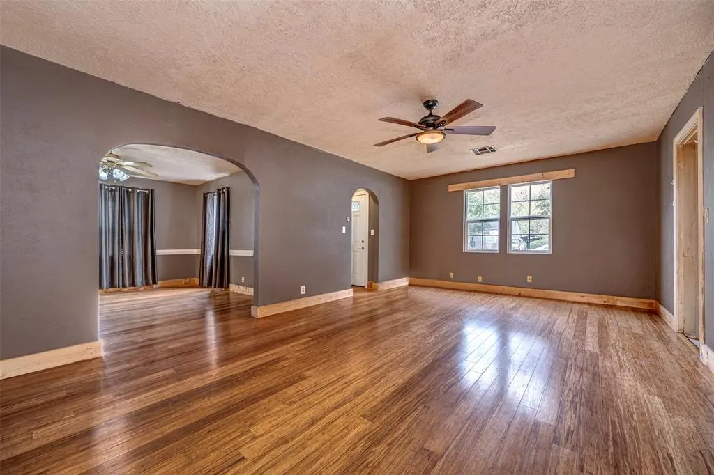 Photo 6 — 502 Kansas Street, Norman, OK 73069