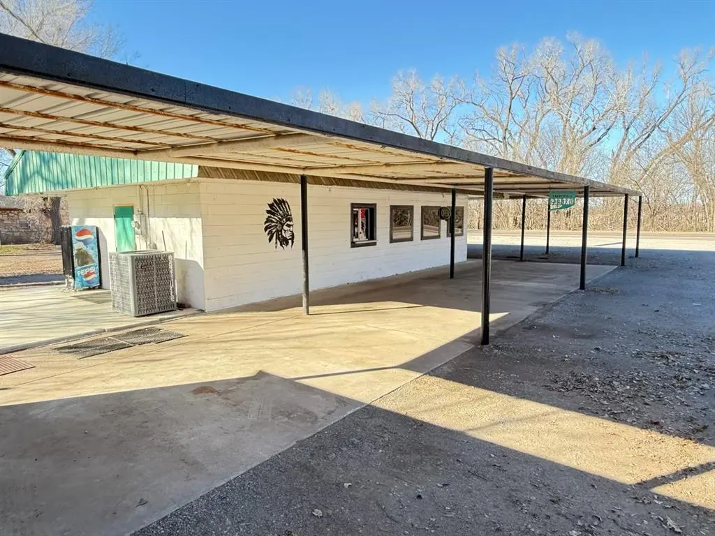 Photo 4 — 416 E Apache Trail Road, Apache, OK 73006