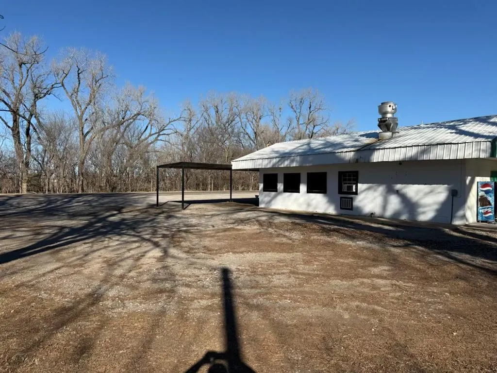 Photo 7 — 416 E Apache Trail Road, Apache, OK 73006