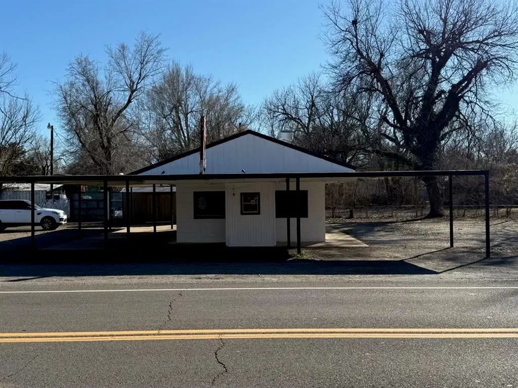 Photo 10 — 416 E Apache Trail Road, Apache, OK 73006