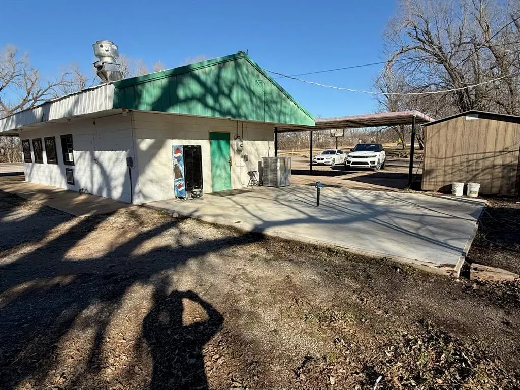 Photo 13 — 416 E Apache Trail Road, Apache, OK 73006