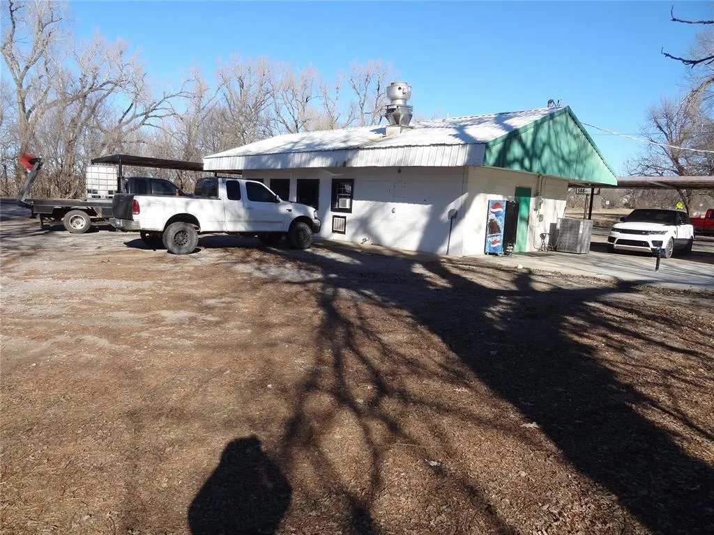 Photo 14 — 416 E Apache Trail Road, Apache, OK 73006
