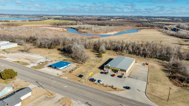 Photo 3 — 2220 Church Avenue, Harrah, OK 73045