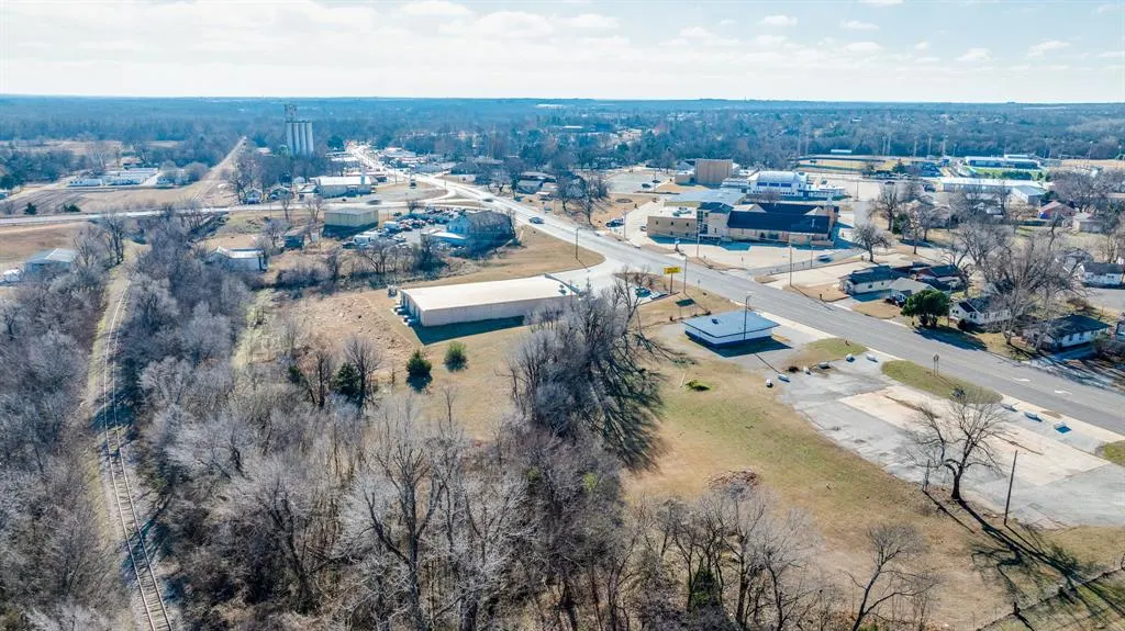 Photo 10 — 2220 Church Avenue, Harrah, OK 73045